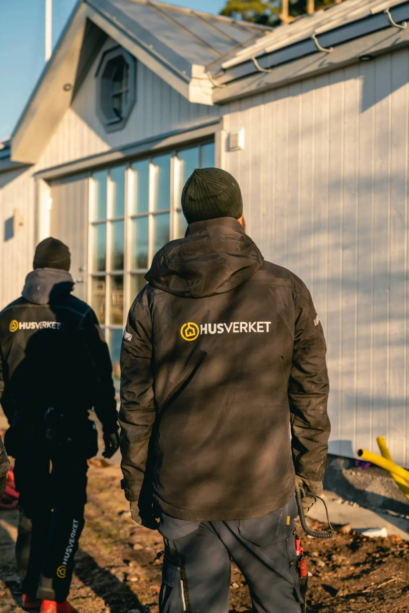 Microhus med kuppel – Medarbeider, Husverket.