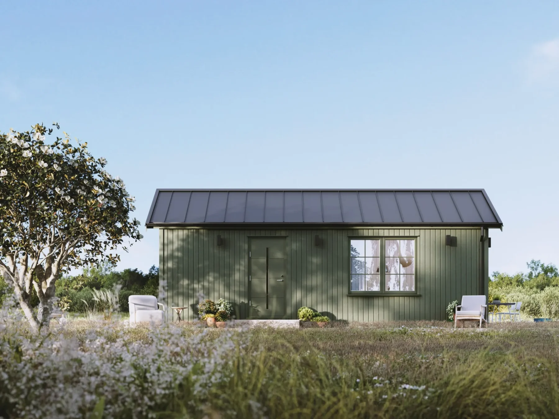 Mikrohus_Klassisk_30.2_Eksteriør_Skoggrønn_fasade_stående_panel_grønn_ytterdør_vinduer_sprosser_veranda