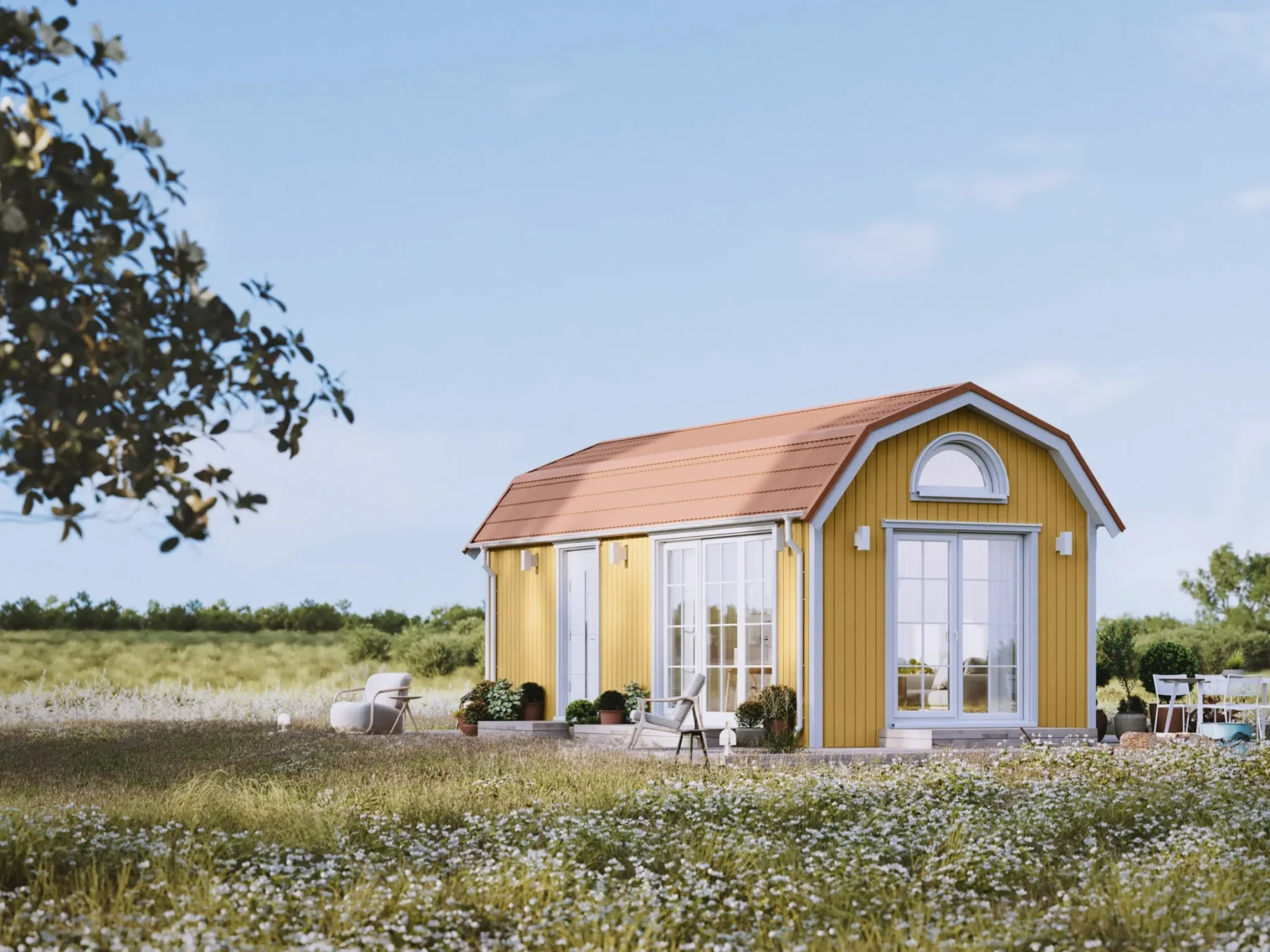 Mikrohus_Mansard_Panorama_30.2P_Eksteriør_Sommergul_akrylmaling_fasade_stående_panel_hvit_ytterdør_store_vinduer_sprosser_veranda_sprosser