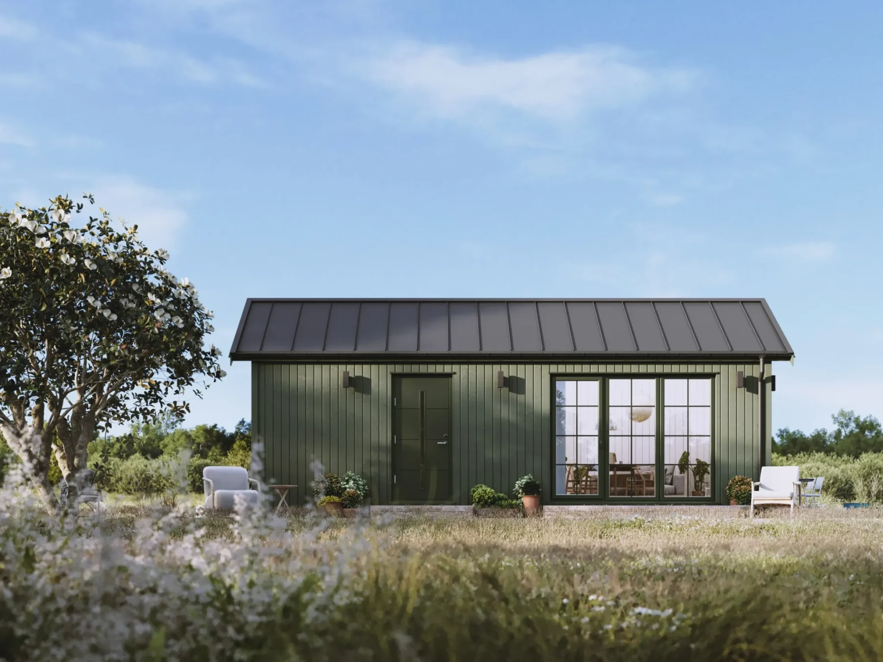 Mikrohus_Klassisk_Panorama_30.2KP_Eksteriør_grønn_fasade_stående_panel_sprosser_sort_platetak_veranda_grønn_ytterdør_vinduer_inngang