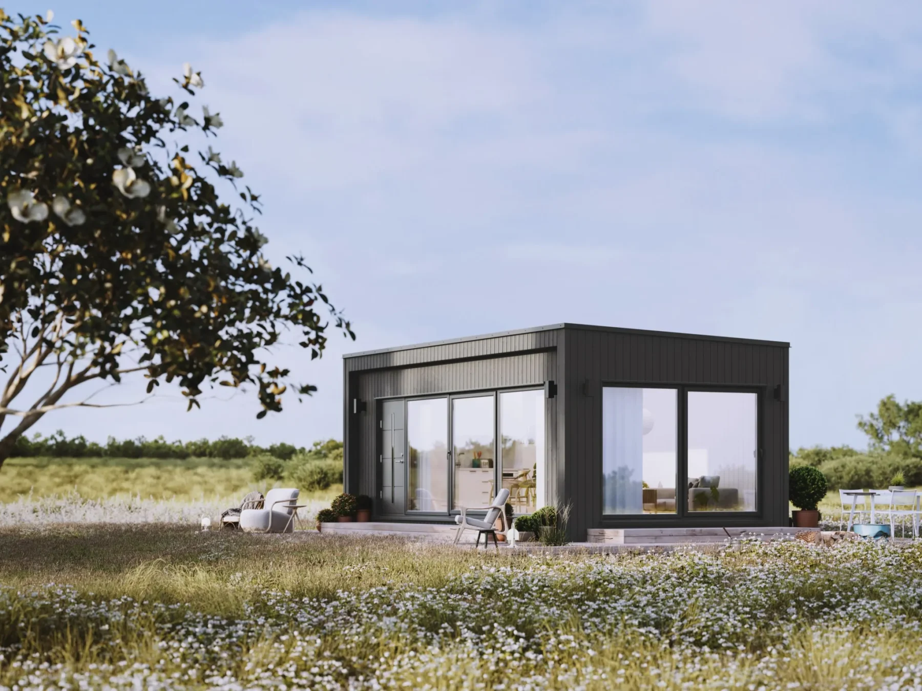 Mikrohus__Rett_uten_hems_eksteriør_sort_fasade_stående_panel_veranda_store vinduer_skyvedører
